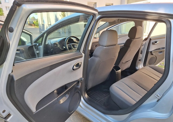 Seat Leon cena 18500 przebieg: 197000, rok produkcji 2011 z Moryń małe 79